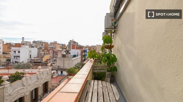 Maravilloso piso totalmente amueblado a un paso de la estación de Sants