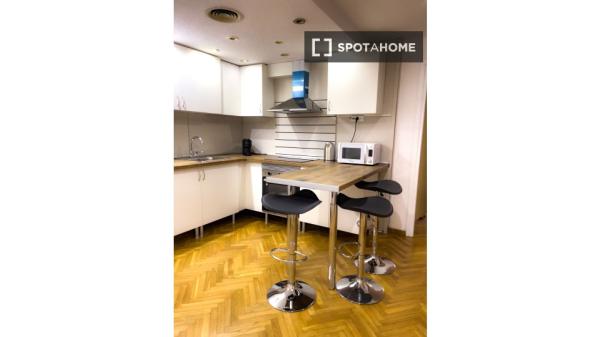 Chambre à louer dans un appartement partagé à Barcelone