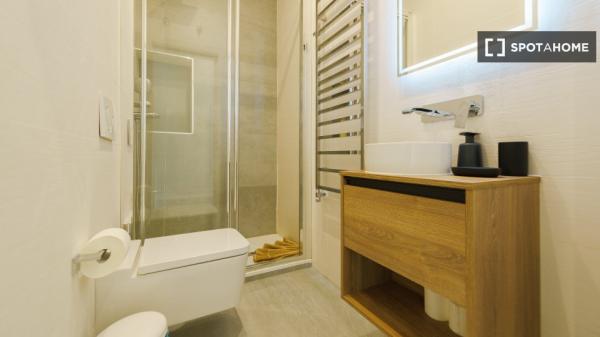 Apartamento de 2 dormitorios en Centro, Madrid