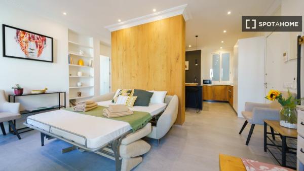 Apartamento de 2 dormitorios en Centro, Madrid