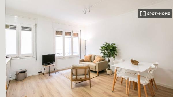 Room in shared apartment in Barcelona