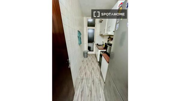 Apartamento entero de 2 dormitorios en Barcelona.