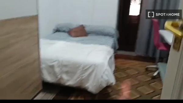 Quarto em apartamento compartilhado em Granada