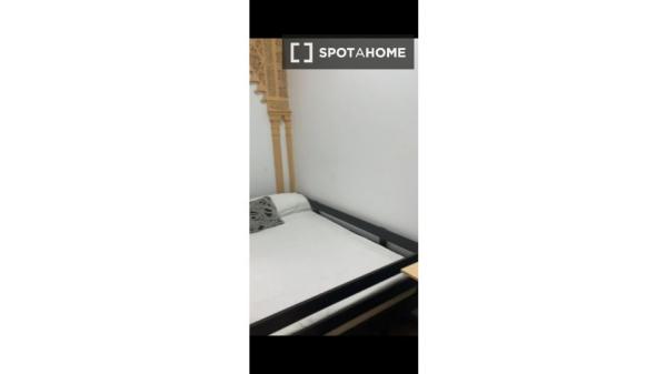 Quarto em apartamento compartilhado em Granada