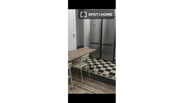 Quarto em apartamento compartilhado em Granada