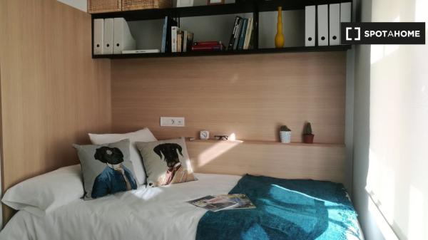 Room in luxury residence in Salamanca, Madrid