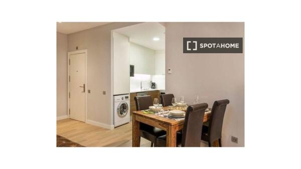 Cały apartament z 2 sypialniami w Barcelonie