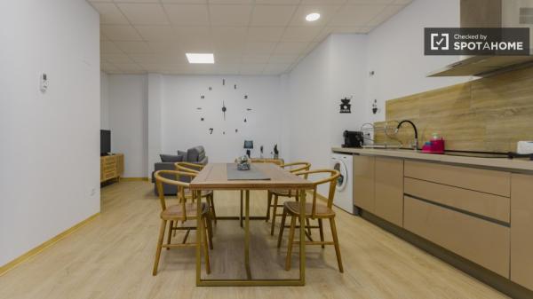 Apartamento de 1 dormitorio en alquiler en Valencia