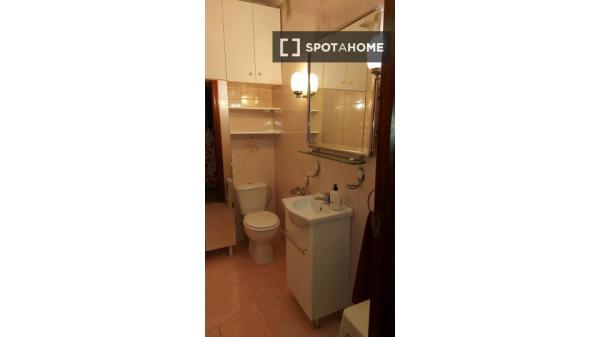 Room for rent in shared apartment in Murcia