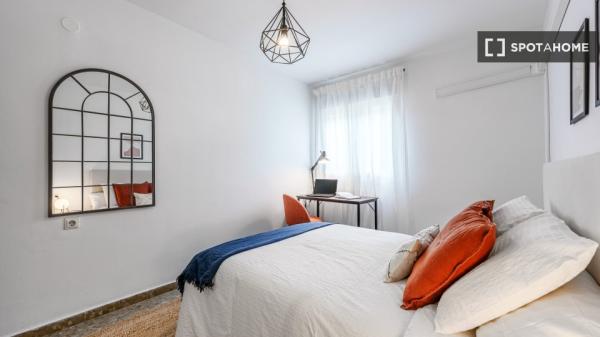 Chambre dans un appartement partagé à Malaga