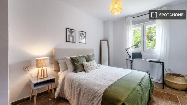 Room in shared apartment in Málaga