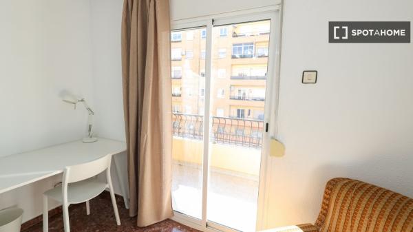 Precioso piso de 3 habitaciones en alquiler en Valencia