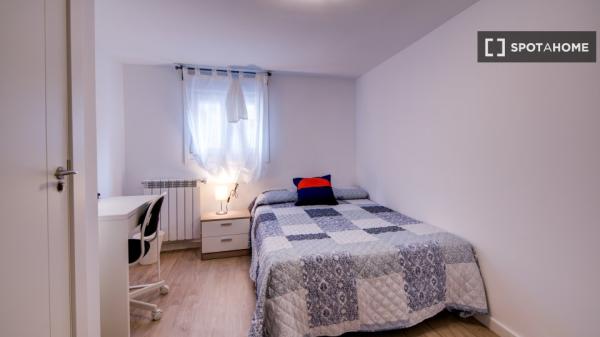 Habitación en piso compartido en Zaragoza