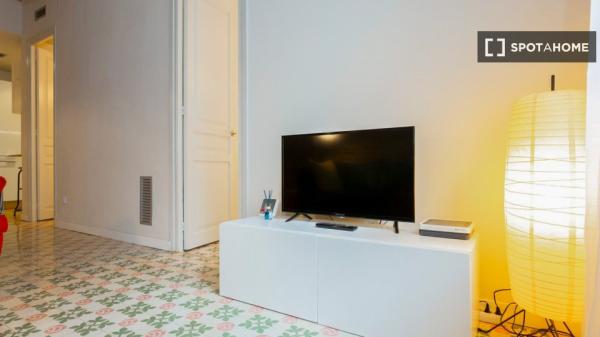 Apartamento moderno con balcón exterior en Sants-Montjuic