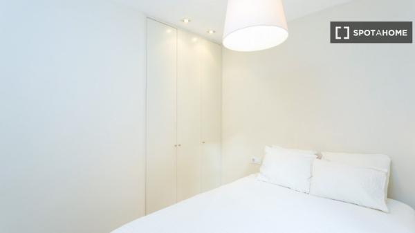 Apartamento moderno con balcón exterior en Sants-Montjuic