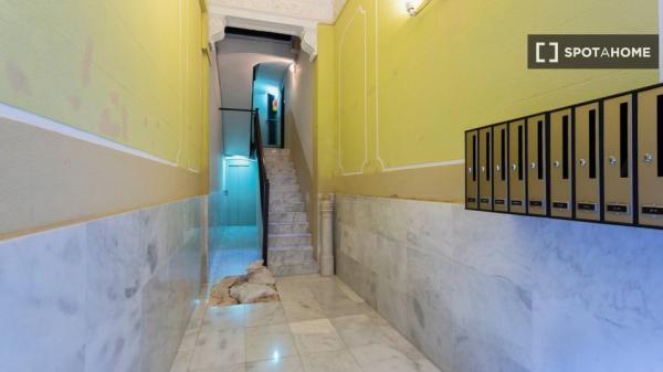 Apartamento moderno con balcón exterior en Sants-Montjuic