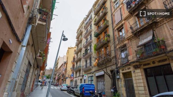 Apartamento moderno con balcón exterior en Sants-Montjuic