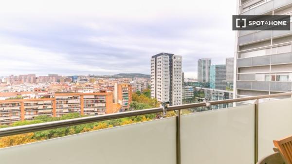 Piso moderno con vistas exteriores en calle Amadeu Torner