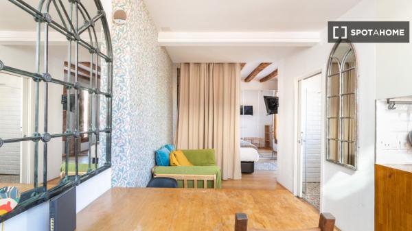 Precioso ático tipo loft en calle Casanova, Barcelona