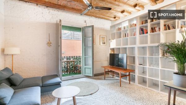 Apartamento moderno con balcón exterior en Sants-Montjuic