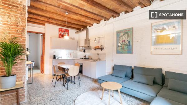 Apartamento moderno con balcón exterior en Sants-Montjuic