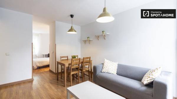 Moderno apartamento estudio en alquiler en Aluche, Madrid.