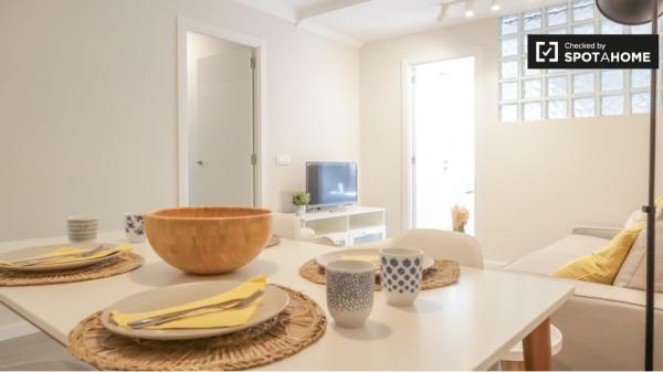 Apartamento de 4 dormitorios en alquiler en Aluche, Madrid.