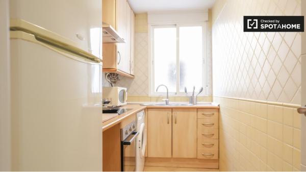 Apartamento de 4 dormitorios en alquiler en Aluche, Madrid.