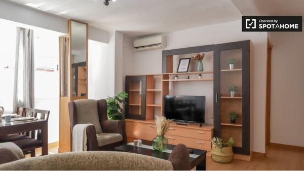 Apartamento de 3 dormitorios en alquiler en Aluche, Madrid