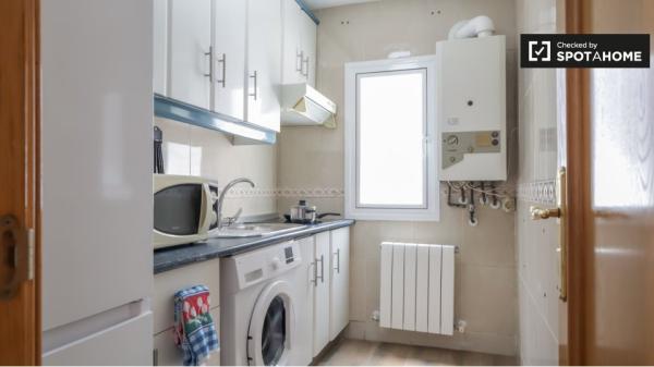 Apartamento de 3 dormitorios en alquiler en Aluche, Madrid