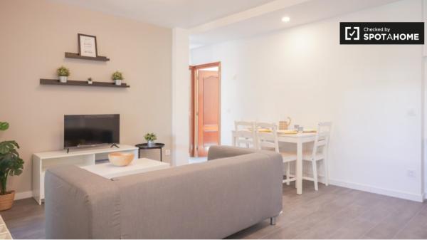 Apartamento de 4 dormitorios en alquiler en Aluche, Madrid.