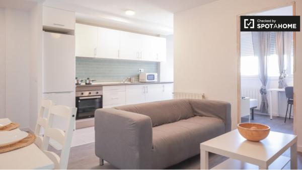 Apartamento de 4 dormitorios en alquiler en Aluche, Madrid.