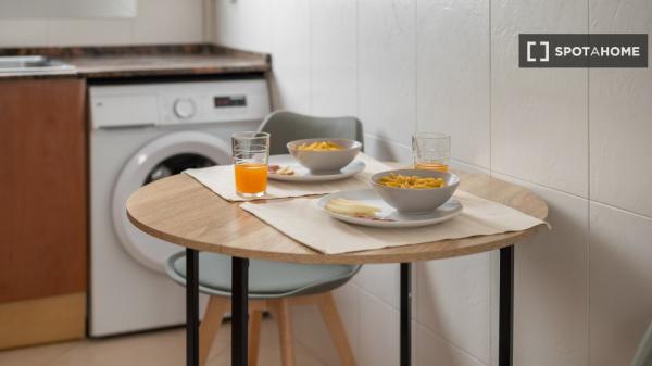 Alquiler de habitaciones en apartamento de 7 dormitorios en Barcelona