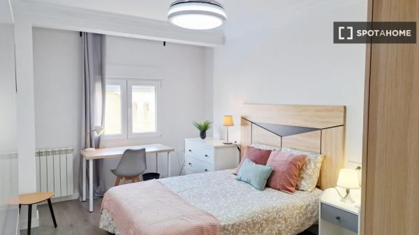 Quarto em apartamento compartilhado em Zaragoza