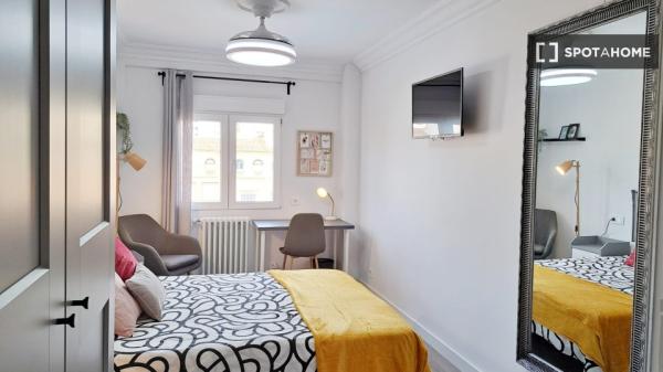 Quarto em apartamento compartilhado em Zaragoza