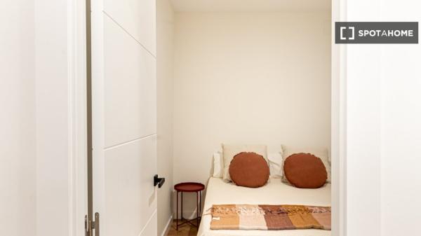 Fabulous furnished apartment in Eixample Dreta