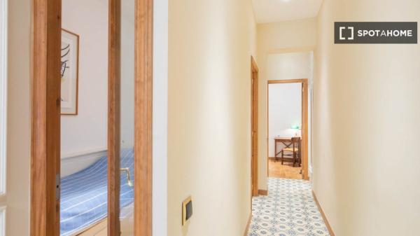 Cozy, spacious and bright in Carrer Verdi