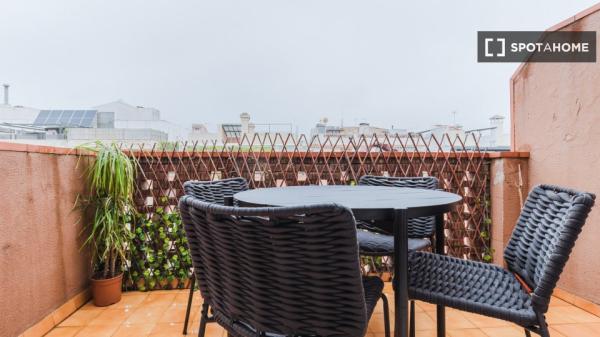 Piso en alquiler de 2 habitaciones en Les Tres Torres, Barcelona