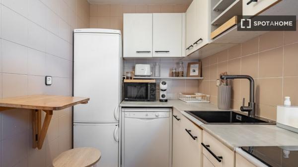 Zimmer zu vermieten in 4-Zimmer-Wohnung