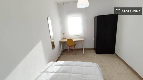 Habitación en piso compartido en Granada