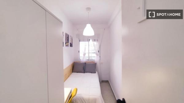 Habitación en piso compartido en Granada