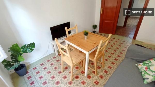 Room in shared apartment in Granada