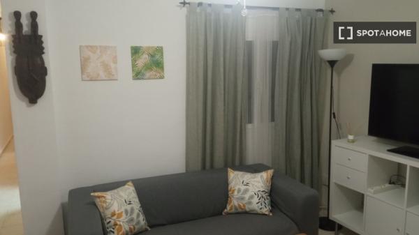 Room in shared apartment in Sevilla