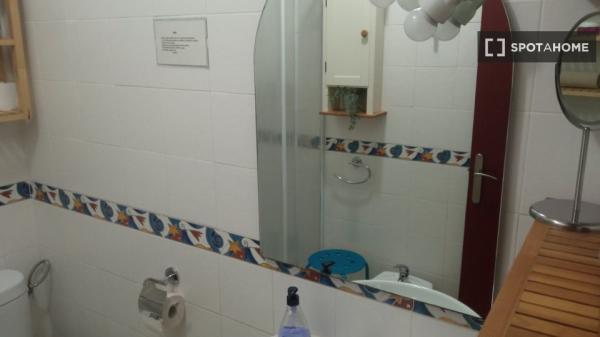 Room in shared apartment in Sevilla