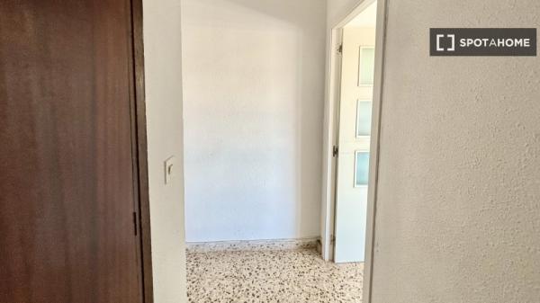 Habitación en piso compartido en valencia.