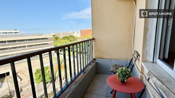 Habitación en piso compartido en valencia.