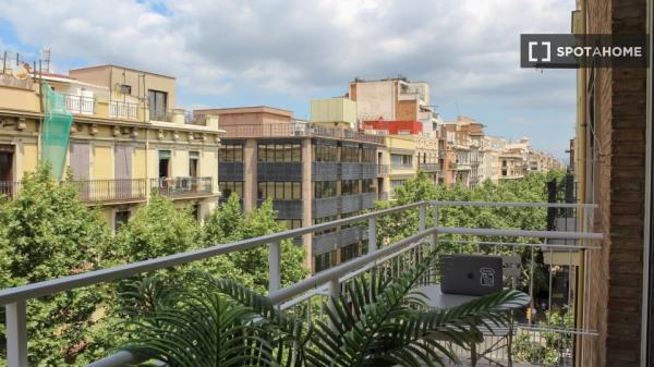 Se alquila habitación en Barcelona