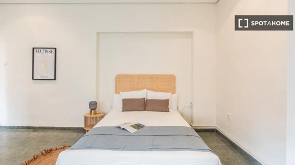 Se alquila habitación en piso compartido en Valencia