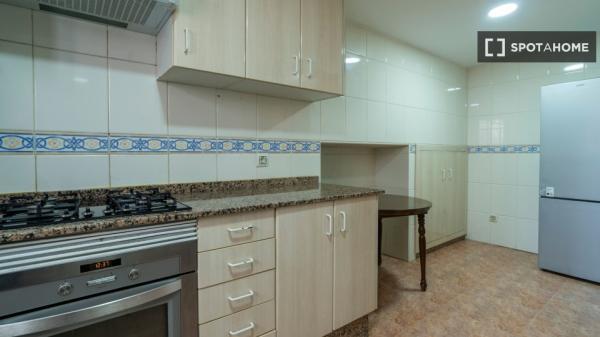 Piso de 3 habitaciones en alquiler en Valencia