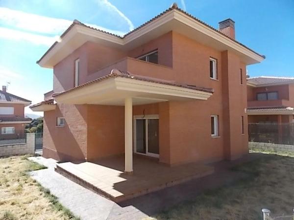 Casa o chalet independiente en venta en Urbanización Parque Miraflores - Calle Miguel Hernandez, 5